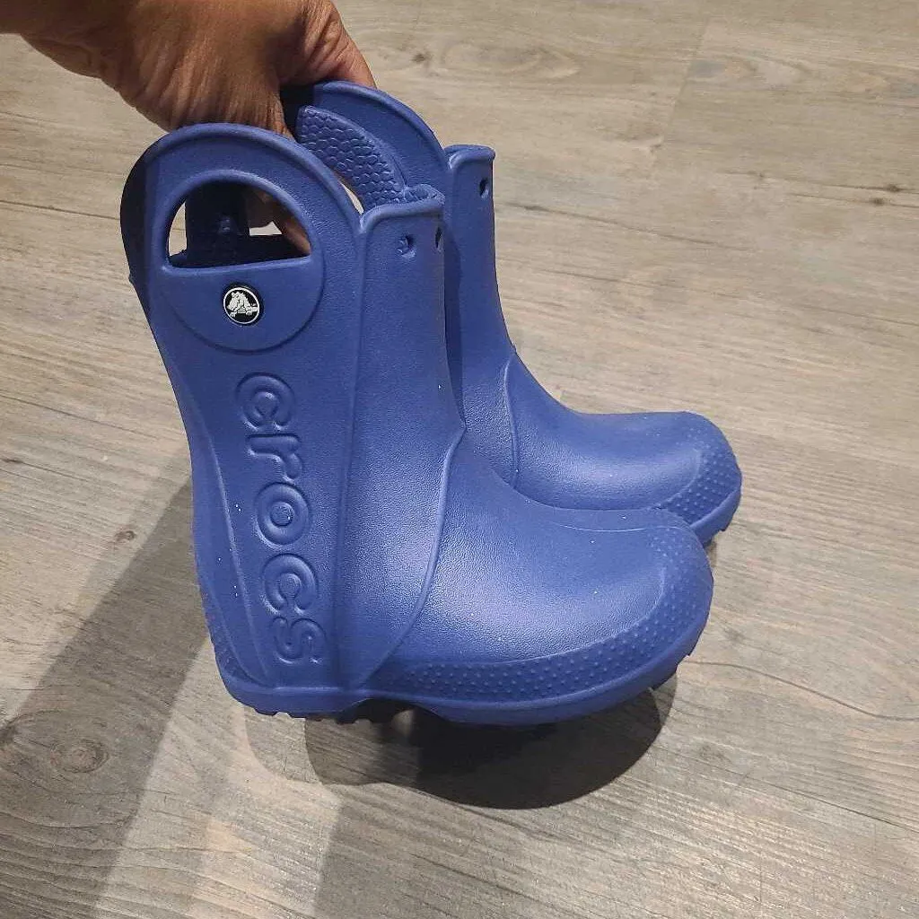 Crocs blue rainboots 8