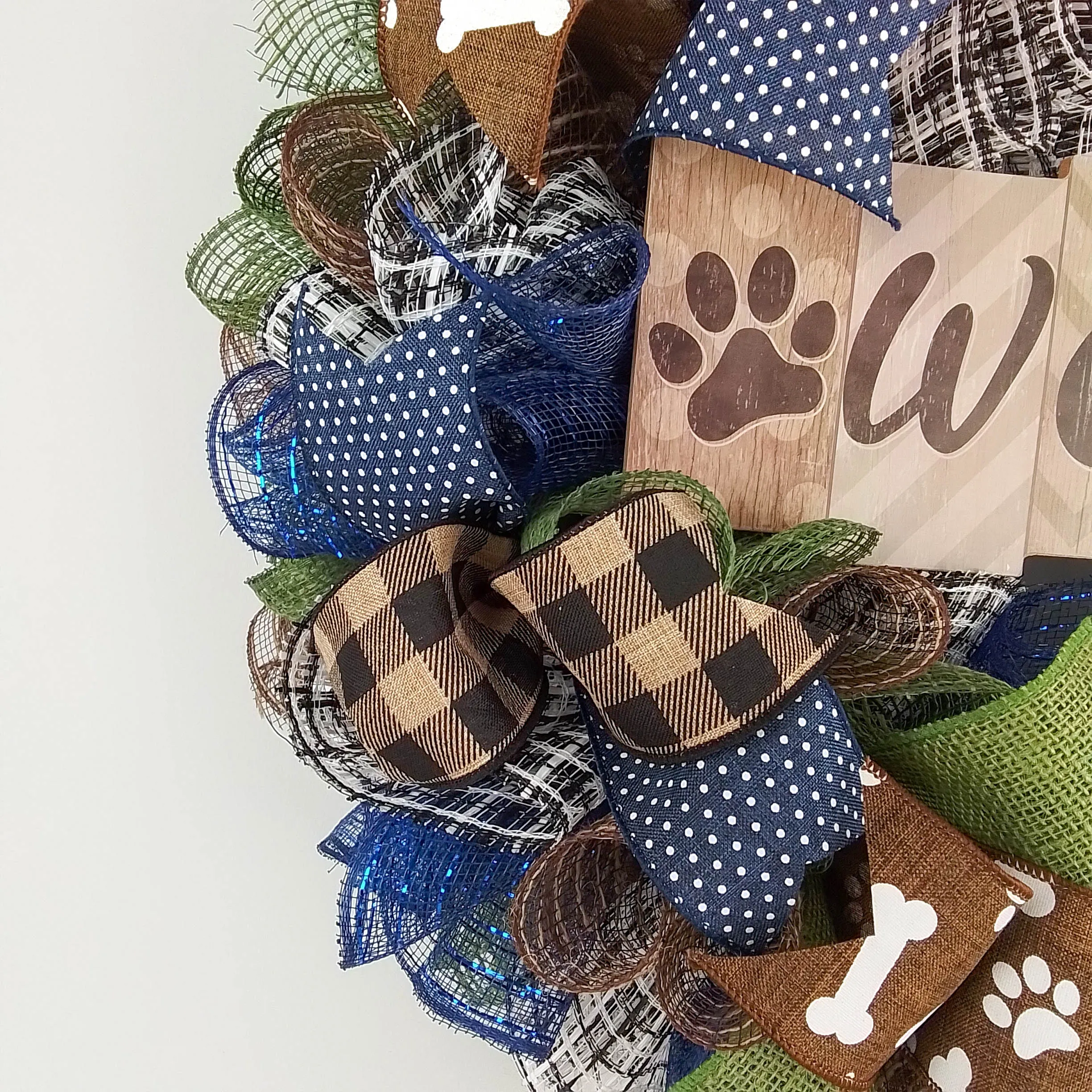 Dog Lovers Wreath - Rustic Pet Shelter Decor - Perfect Gift for New Pet Owners