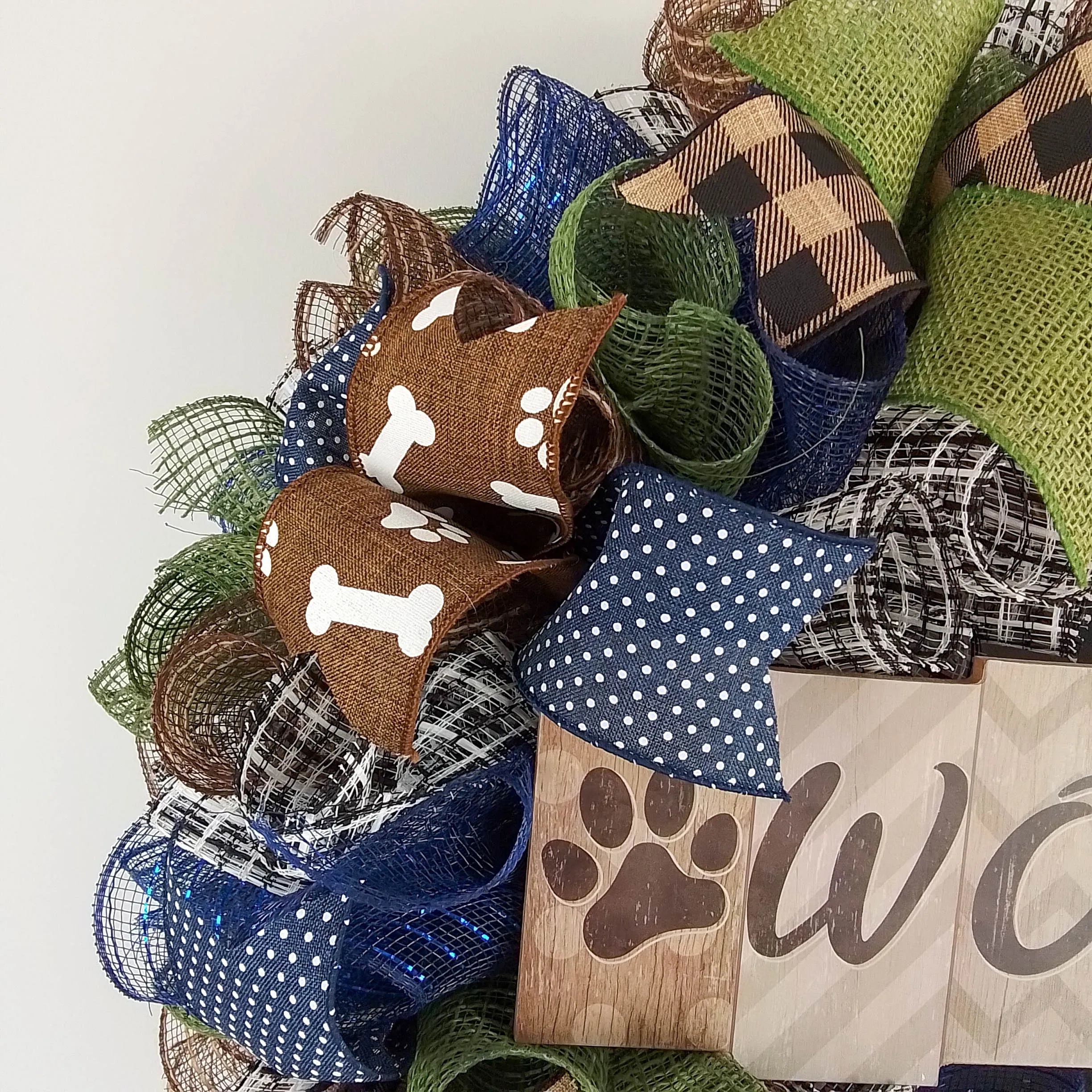 Dog Lovers Wreath - Rustic Pet Shelter Decor - Perfect Gift for New Pet Owners