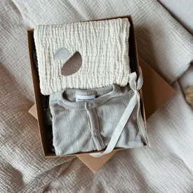 Gift box Atelier An.nur x Tothemoon - For newborns - Sleep suit & swaddle