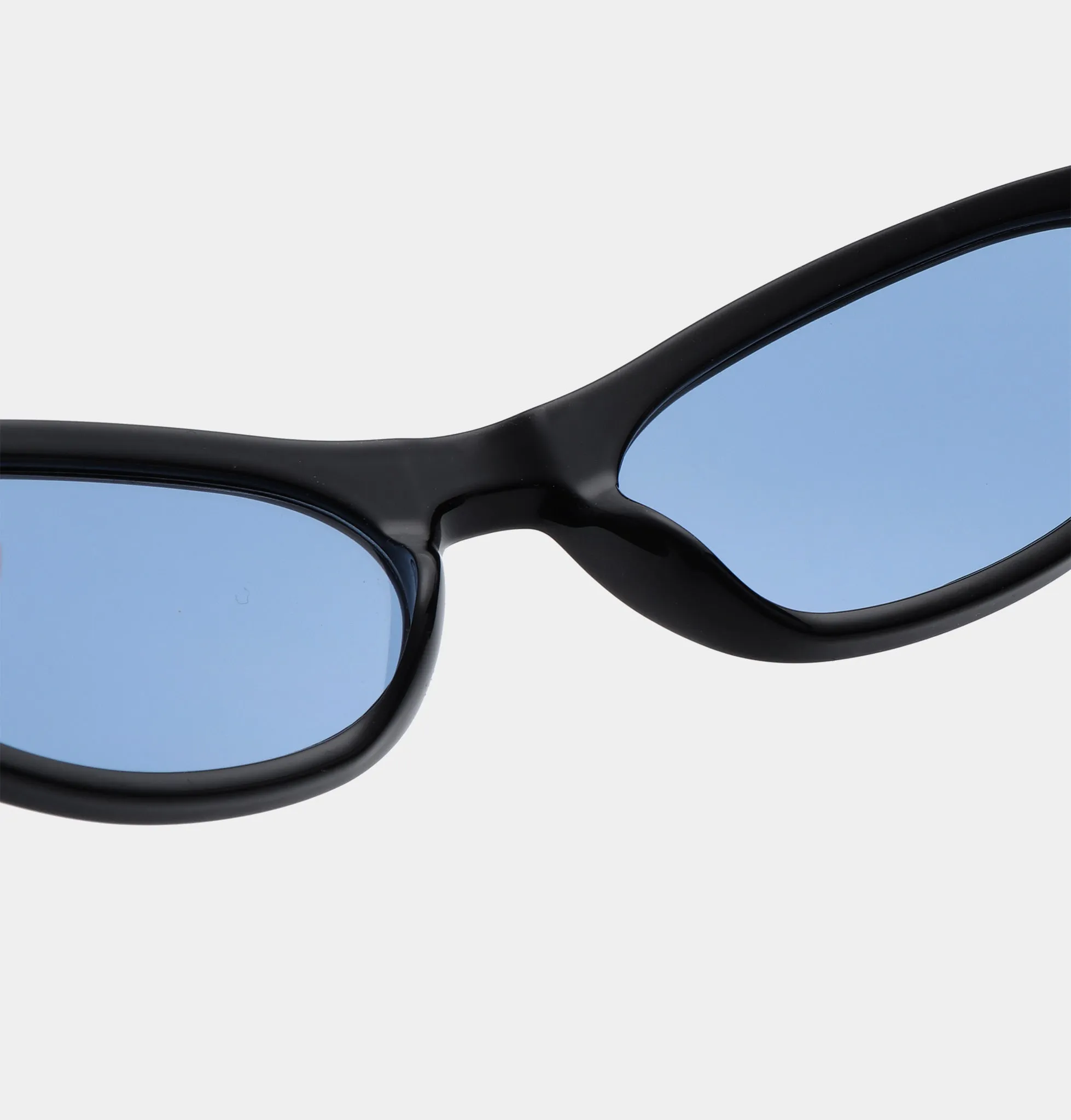 Gust Sunglasses - Black / Blue